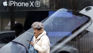 苹果新品发布会全汇总：明星阵容史上最强，钛合金信用卡亮相